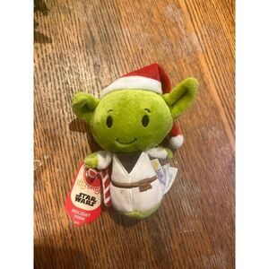 Hallmark Itty Bittys holiday baby yoda Plush Toy